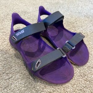 Teva purple sandals size 10 GUC